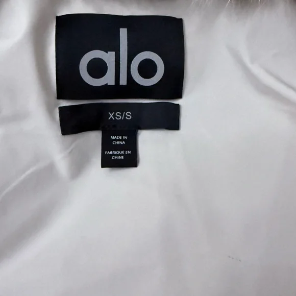 Alo Yoga Opulent Faux Fur Statement Jacket in Oat worn once - Picture 4 of 12